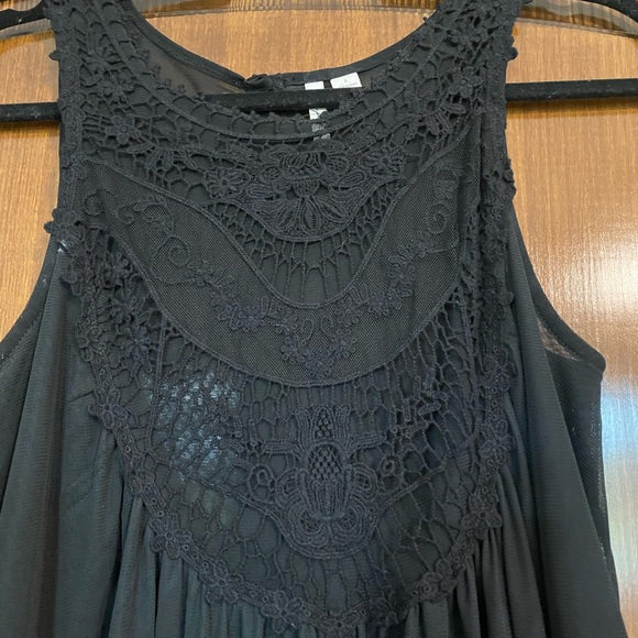 Ultra Pink, Women’s Tank, Size Small - Picture 2 of 3